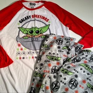Adult Medium Men’s Baby Yoda Christmas Pajamas PJs